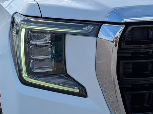 Used 2023 GMC Yukon SLE image 4