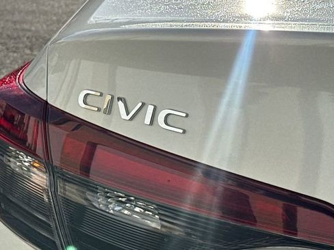 Used 2025 Honda Civic Sport image 15