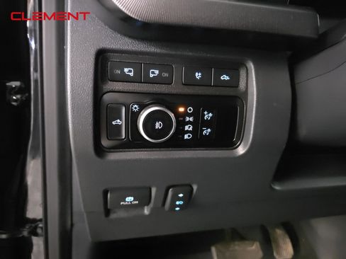 Certified 2023 Ford F450 Platinum w/ FX4 Off-Road Package image 13