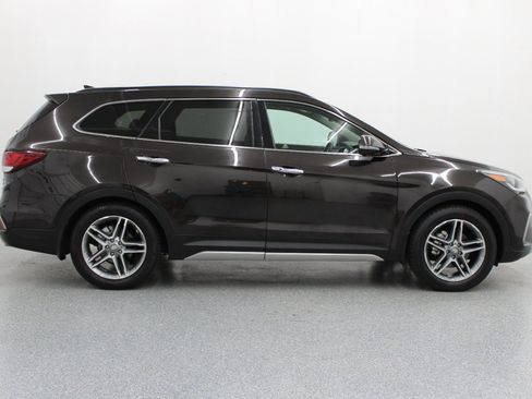 Used 2018 Hyundai Santa Fe Limited FWD image 2