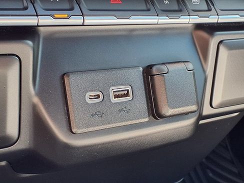 Used 2019 Chevrolet Silverado 1500 LT AWD/4WD image 22