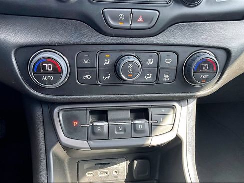 Used 2023 GMC Terrain AT4 AWD/4WD image 31