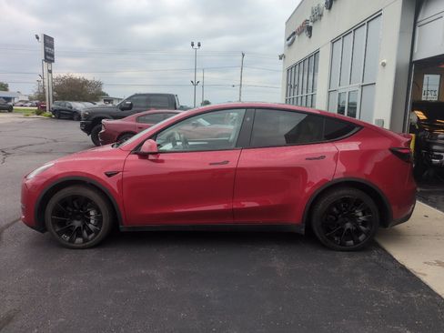 Used 2023 Tesla Model Y Long Range AWD/4WD image 8