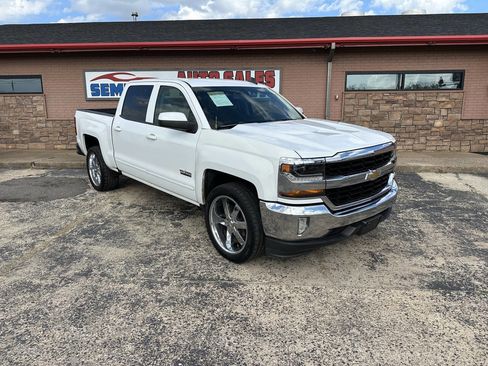 Used 2017 Chevrolet Silverado 1500 LT w/ Texas Edition RWD image 2