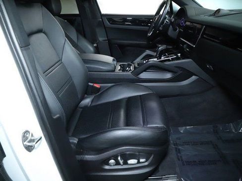 Used 2021 Porsche Cayenne Coupe image 34