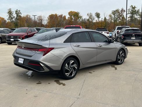 Certified 2025 Hyundai Elantra Sport image 12