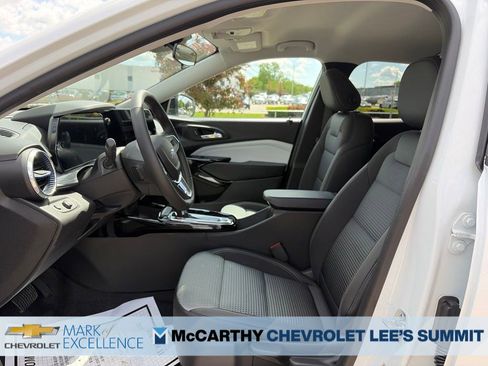 New 2026 Chevrolet Trax LT FWD image 33
