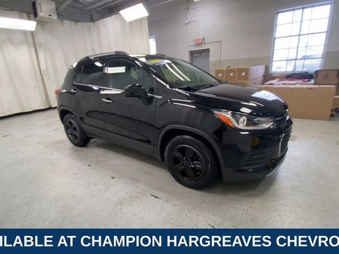 Certified 2020 Chevrolet Trax LT w/ LT Convenience Package image 2