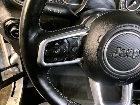 Used 2019 Jeep Wrangler Unlimited Sahara w/ Cold Weather Group image 25