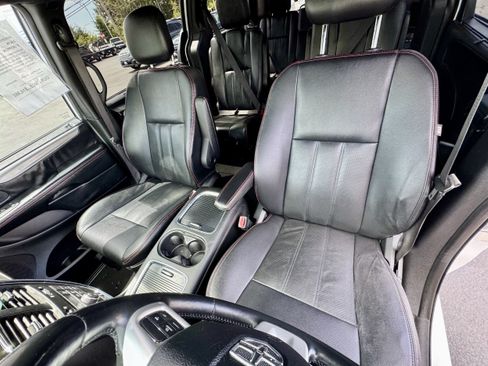 Used 2019 Dodge Grand Caravan GT FWD image 11