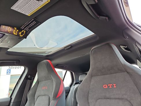 New 2026 Volkswagen GTI SE image 11