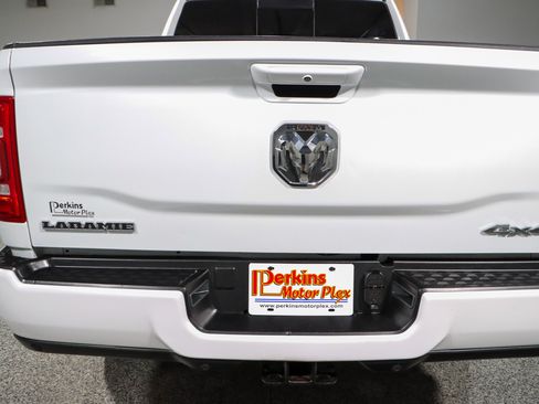 Used 2024 RAM 2500 Laramie AWD/4WD image 8