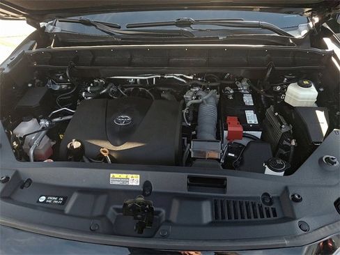 Used 2022 Toyota Highlander XSE image 29
