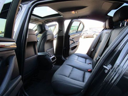 Used 2011 BMW 528i Sedan image 32