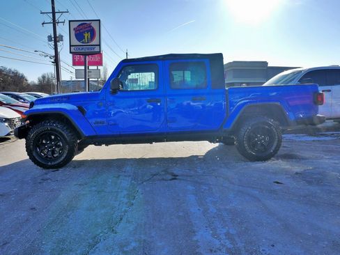 Used 2022 Jeep Gladiator Willys image 4
