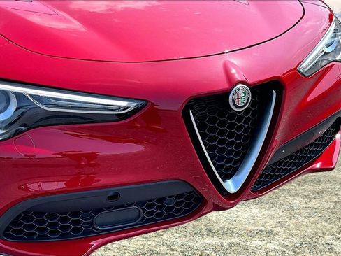 Used 2022 Alfa Romeo Stelvio Ti AWD/4WD image 33