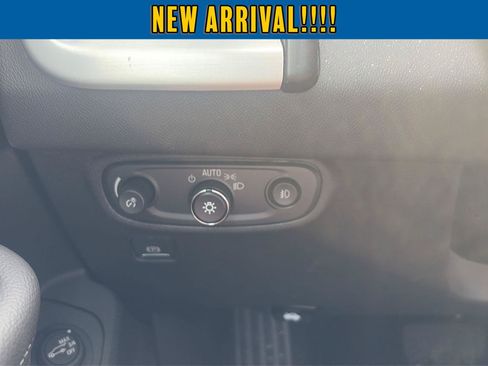 Used 2023 GMC Terrain SLT w/ Infotainment Package II AWD/4WD image 15