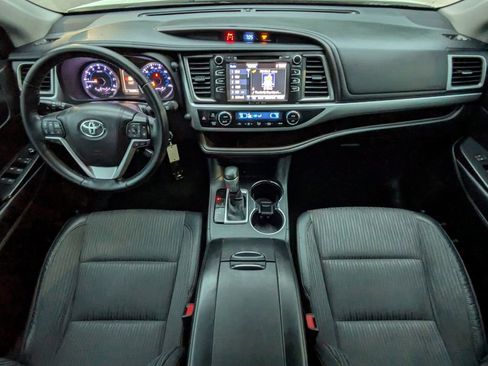 Used 2018 Toyota Highlander Plus image 17