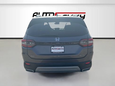 Used 2023 Honda Pilot Elite image 6
