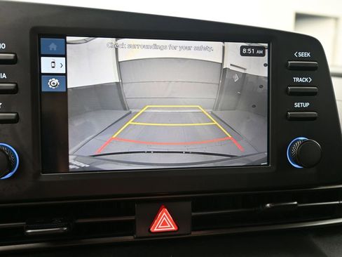 Certified 2025 Hyundai Elantra Sport image 18