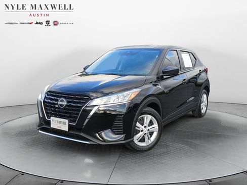 Used 2024 Nissan Kicks S FWD image 1