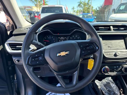 Used 2023 Chevrolet TrailBlazer LS FWD image 17