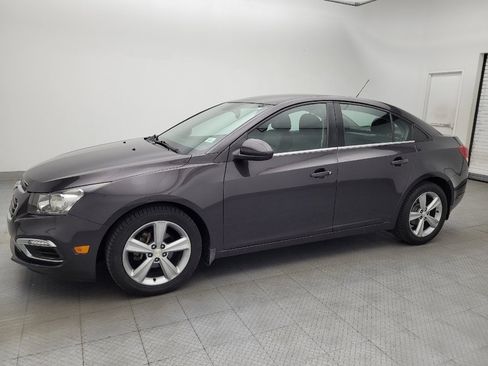 Used 2016 Chevrolet Cruze LT image 2