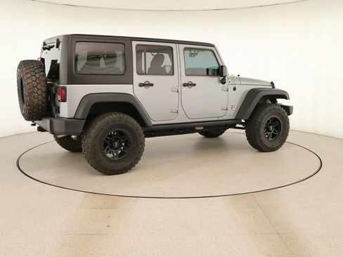 Used 2017 Jeep Wrangler Unlimited Rubicon w/ Max Tow Package AWD/4WD image 7