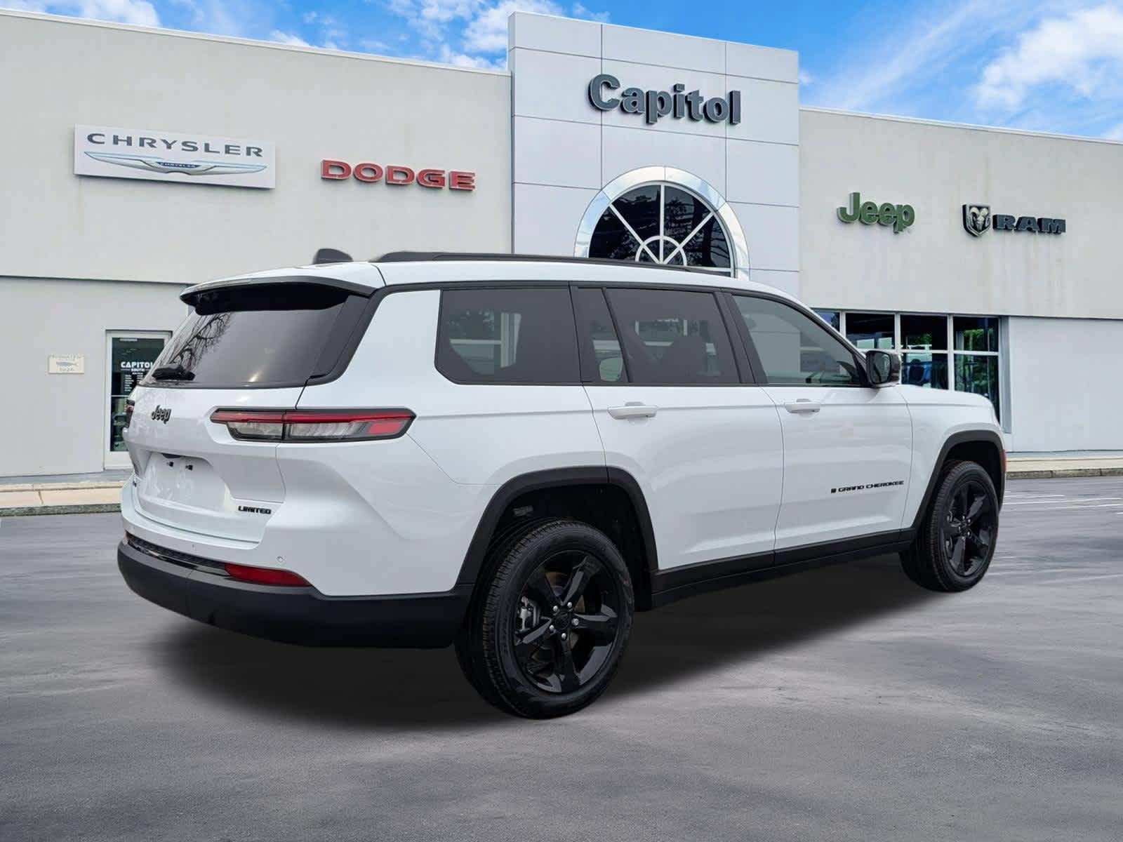 New 2025 Jeep Grand Cherokee L Limited w/ Black Appearance Package AWD/4WD image 3