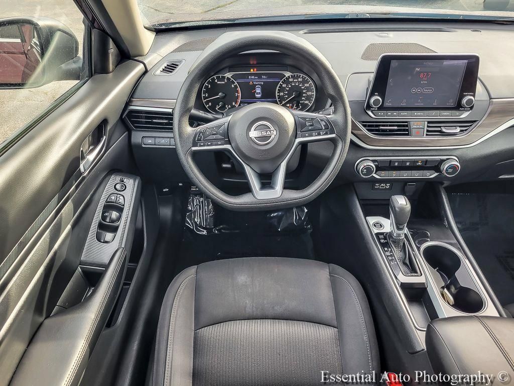 Used 2024 Nissan Altima 2.5 SV FWD image 18