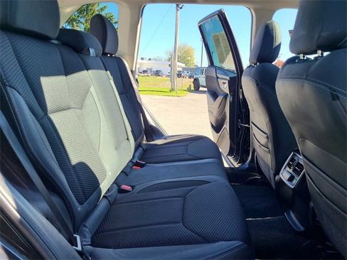 Used 2022 Subaru Forester Premium image 23