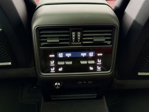 New 2026 Porsche Cayenne Coupe AWD/4WD image 27
