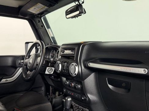 Used 2014 Jeep Wrangler Unlimited Sahara AWD/4WD image 28