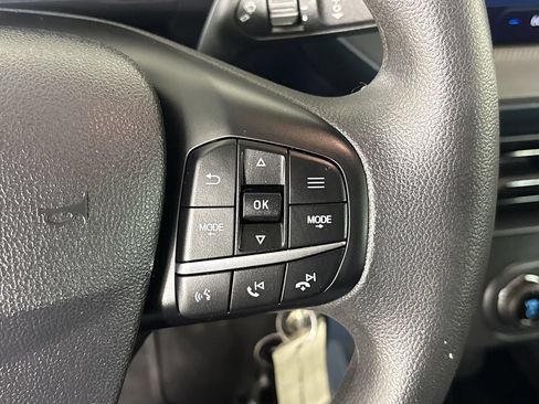 Certified 2025 Ford Maverick XL FWD image 21