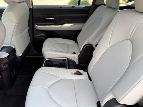 Used 2026 Toyota Grand Highlander AWD image 32