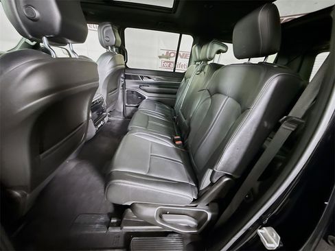 Used 2022 Jeep Wagoneer Series III w/ Premium Group I image 31