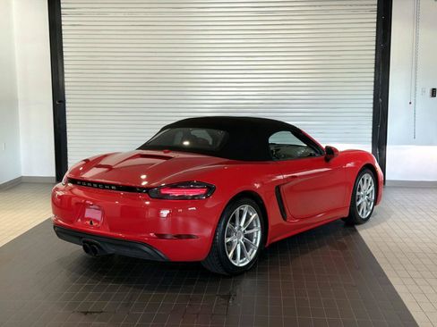 Used 2017 Porsche 718 Boxster RWD image 9
