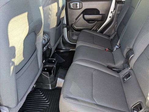 Used 2023 Jeep Gladiator Sport image 18