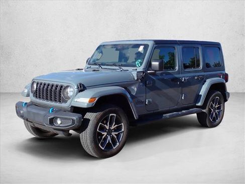 Used 2024 Jeep Wrangler Unlimited AWD/4WD image 6