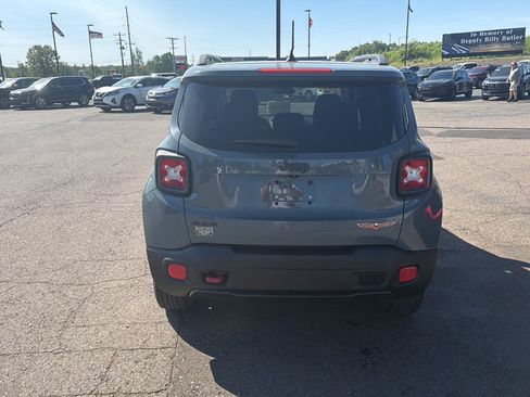 Used 2015 Jeep Renegade Trailhawk AWD/4WD image 5