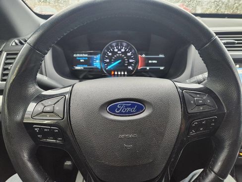 Used 2019 Ford Explorer XLT w/ Equipment Group 201A image 10