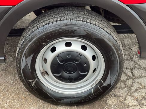 Used 2015 Ford Transit 150 XL image 40