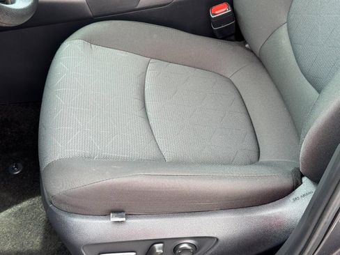 Used 2025 Toyota RAV4 XLE image 23