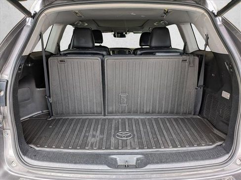 Used 2019 Toyota Highlander Limited Platinum AWD/4WD image 6