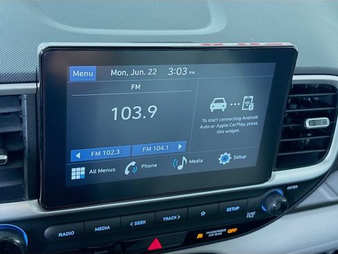 Used 2024 Hyundai Venue SEL FWD image 6