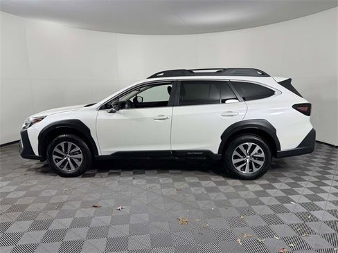 Certified 2025 Subaru Outback Premium image 11