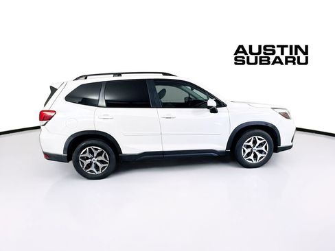 Used 2019 Subaru Forester Premium AWD/4WD image 8