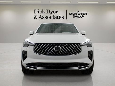 New 2026 Volvo XC90 B5 Plus w/ Protection Package Premier image 8