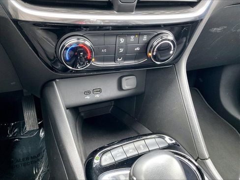 Used 2024 Buick Encore GX Sport Touring AWD/4WD image 24