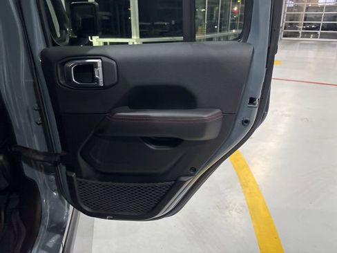 Used 2025 Jeep Gladiator Rubicon image 28